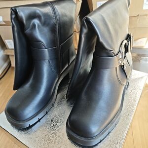 Stylish Black Women's Boots